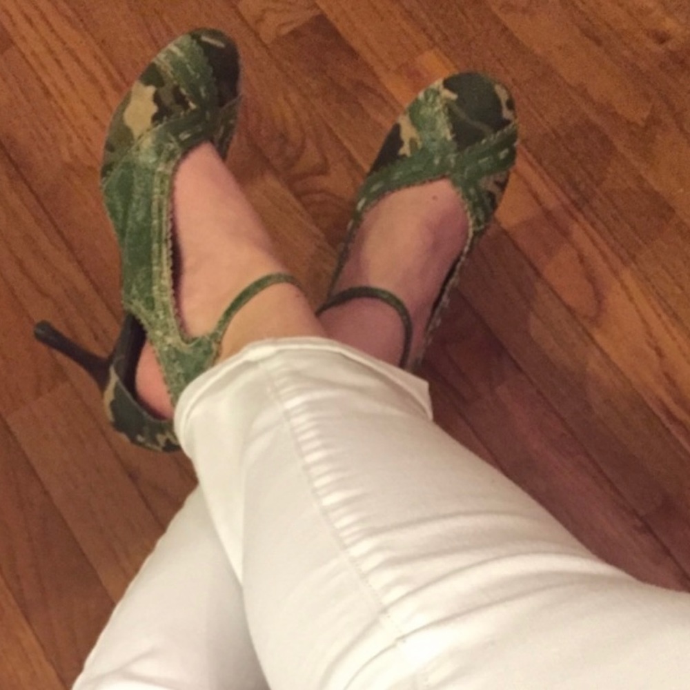 Naughty Monkey Heels Ankle Strap Camo Distressed size 10